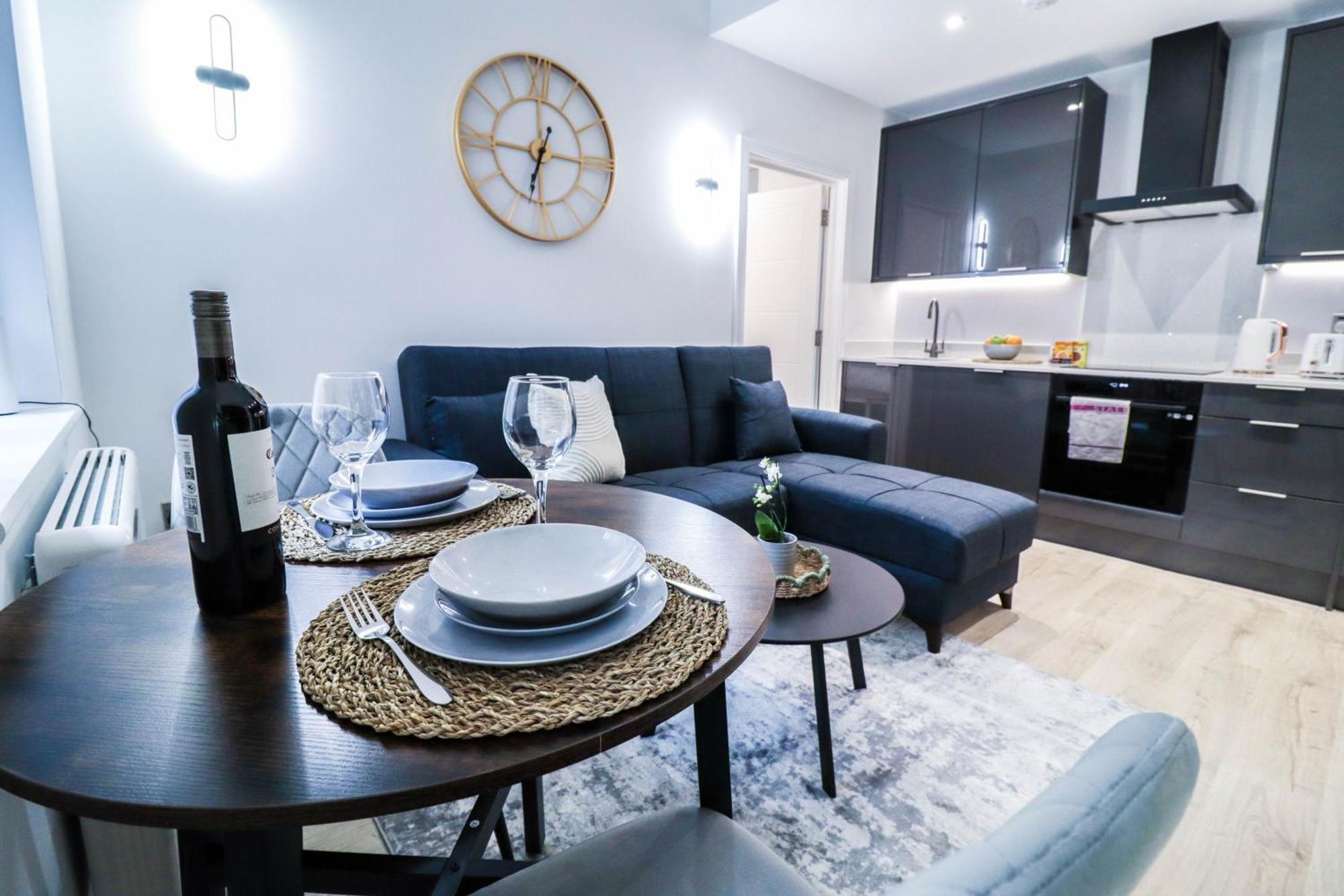 Modern 1-Bed Apartment In Buckinghamshire With Free Wifi, Parking & Garden 하이위컴 외부 사진
