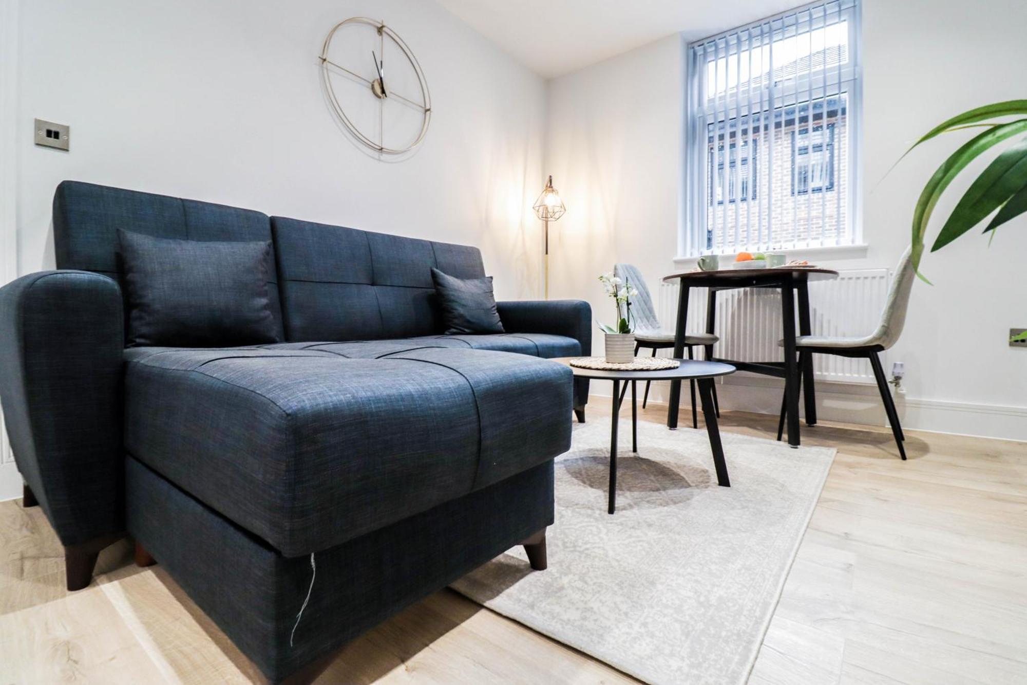 Modern 1-Bed Apartment In Buckinghamshire With Free Wifi, Parking & Garden 하이위컴 외부 사진