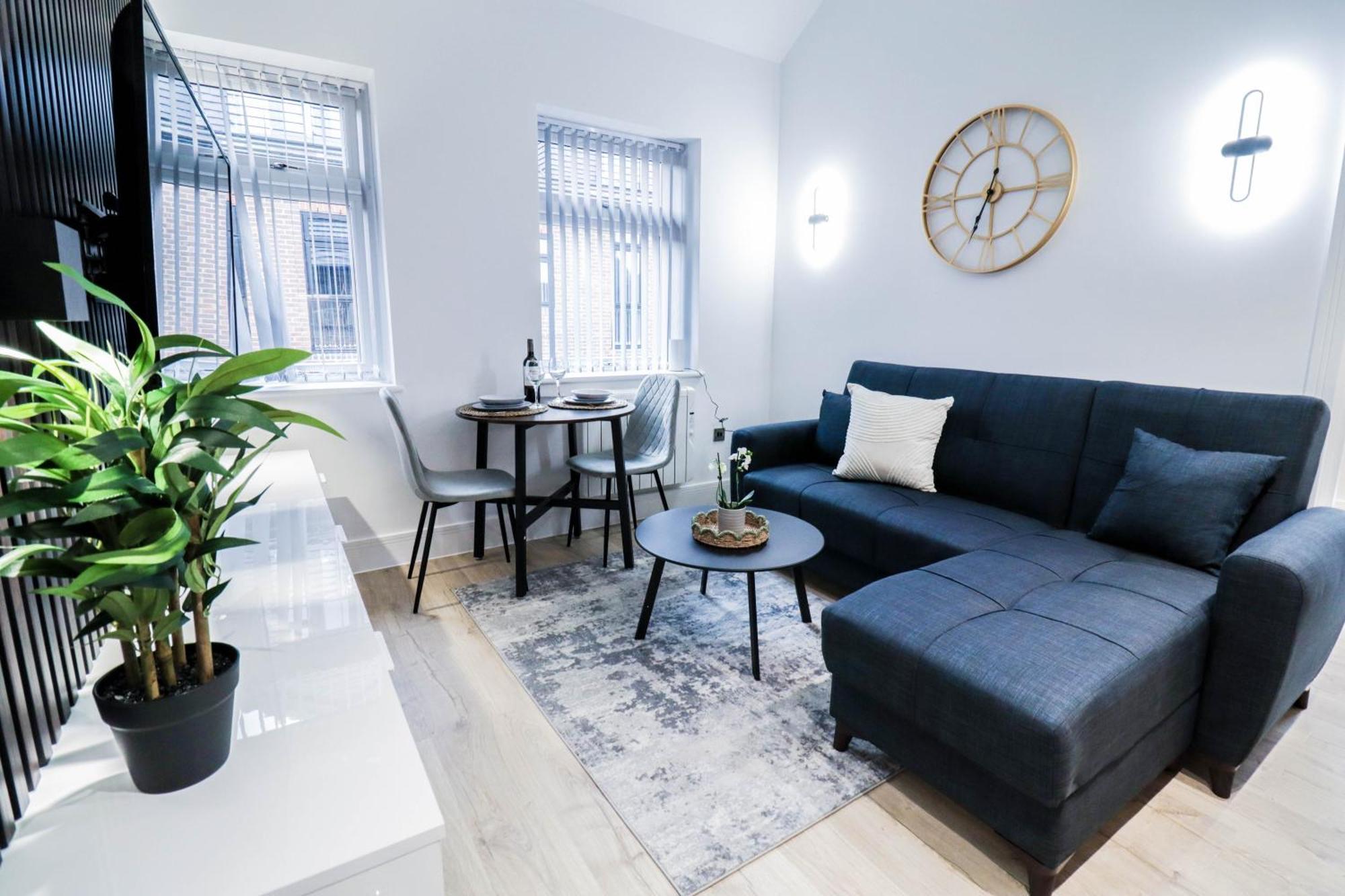 Modern 1-Bed Apartment In Buckinghamshire With Free Wifi, Parking & Garden 하이위컴 외부 사진