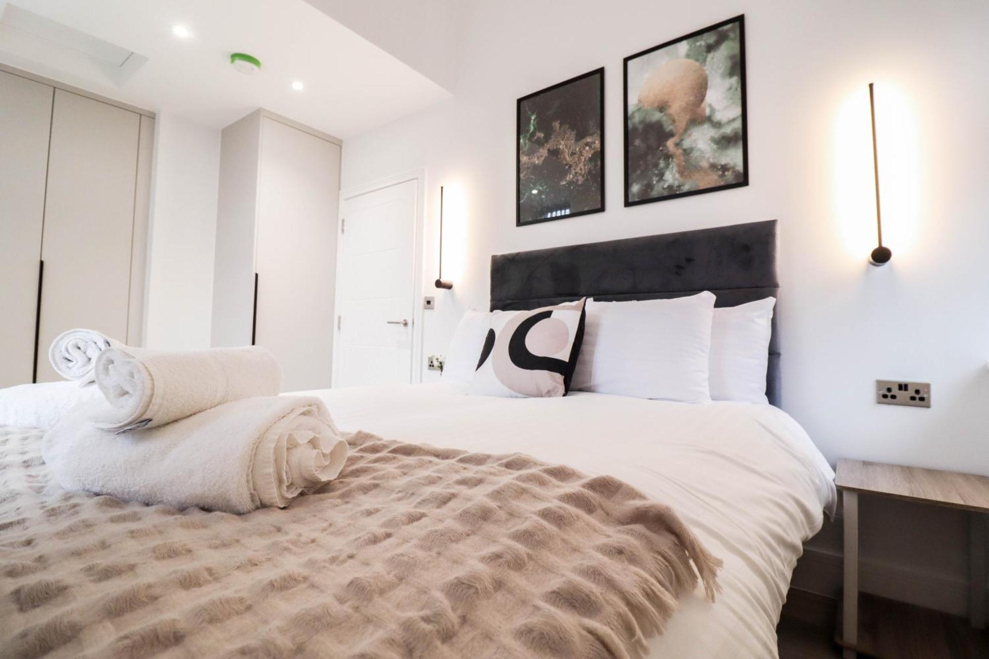 Modern 1-Bed Apartment In Buckinghamshire With Free Wifi, Parking & Garden 하이위컴 외부 사진
