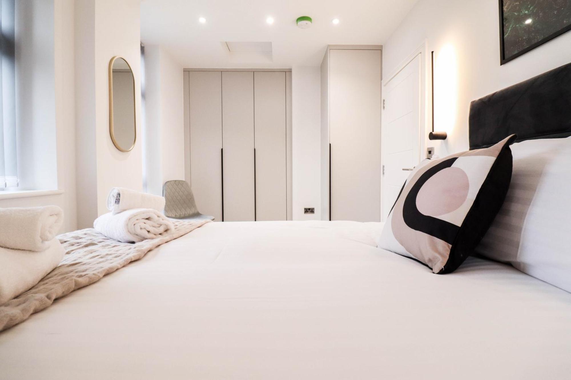 Modern 1-Bed Apartment In Buckinghamshire With Free Wifi, Parking & Garden 하이위컴 외부 사진