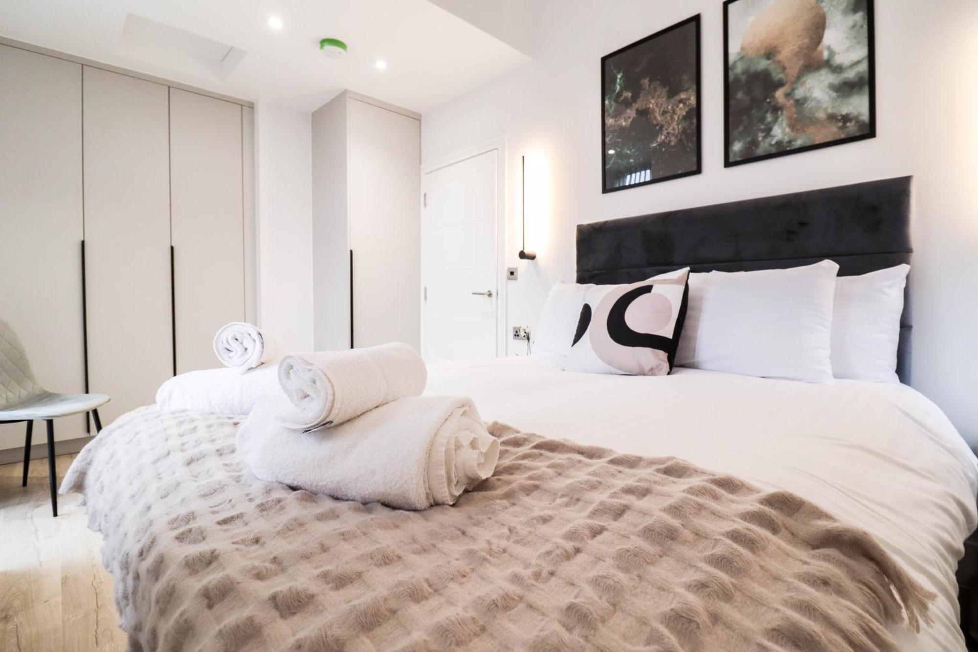 Modern 1-Bed Apartment In Buckinghamshire With Free Wifi, Parking & Garden 하이위컴 외부 사진