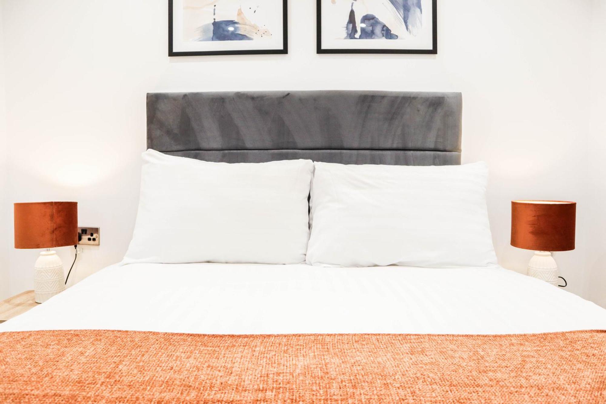 Modern 1-Bed Apartment In Buckinghamshire With Free Wifi, Parking & Garden 하이위컴 외부 사진