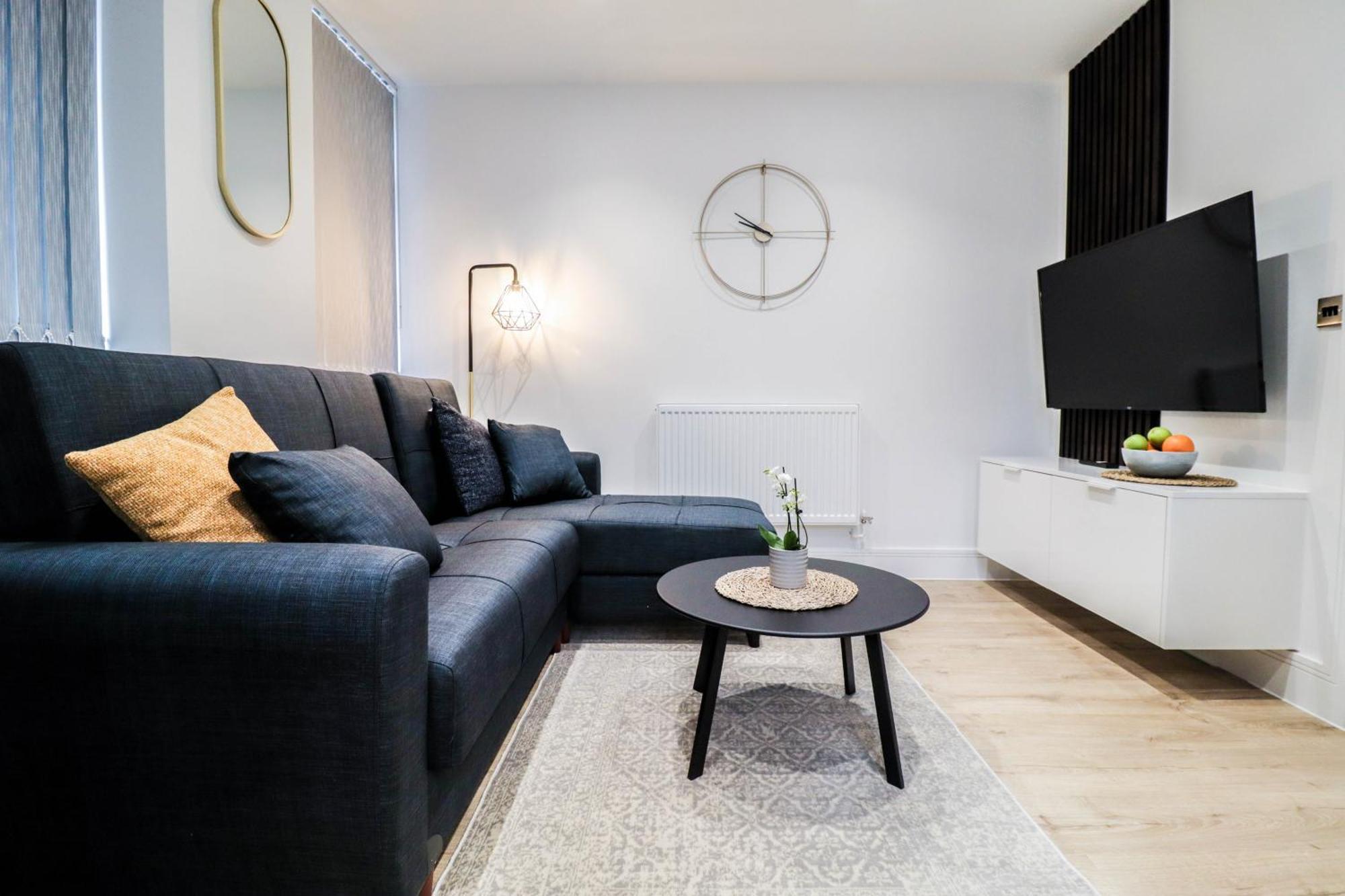 Modern 1-Bed Apartment In Buckinghamshire With Free Wifi, Parking & Garden 하이위컴 외부 사진
