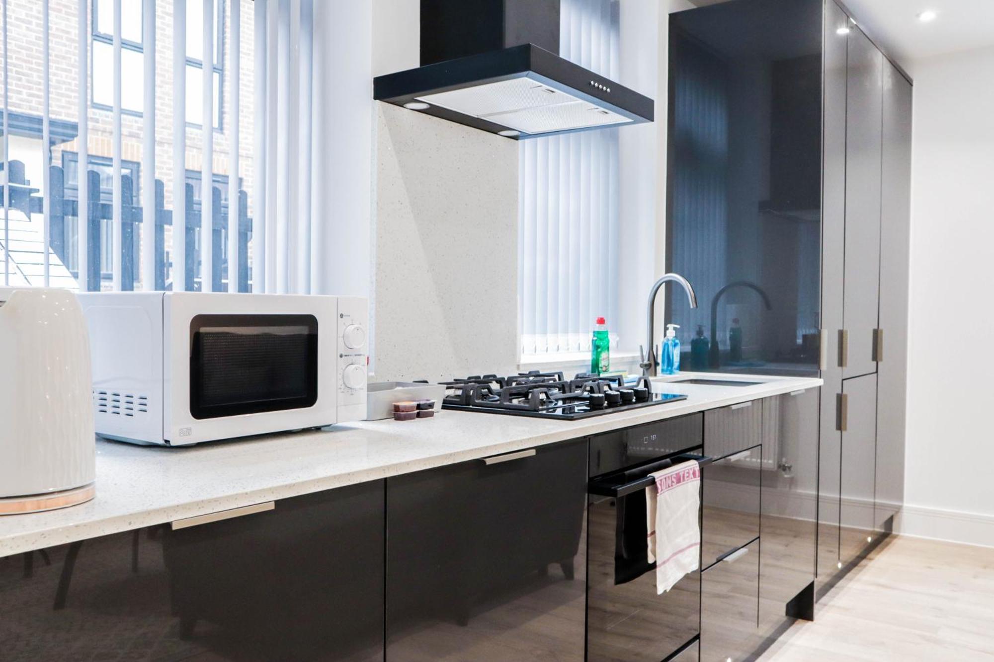 Modern 1-Bed Apartment In Buckinghamshire With Free Wifi, Parking & Garden 하이위컴 외부 사진