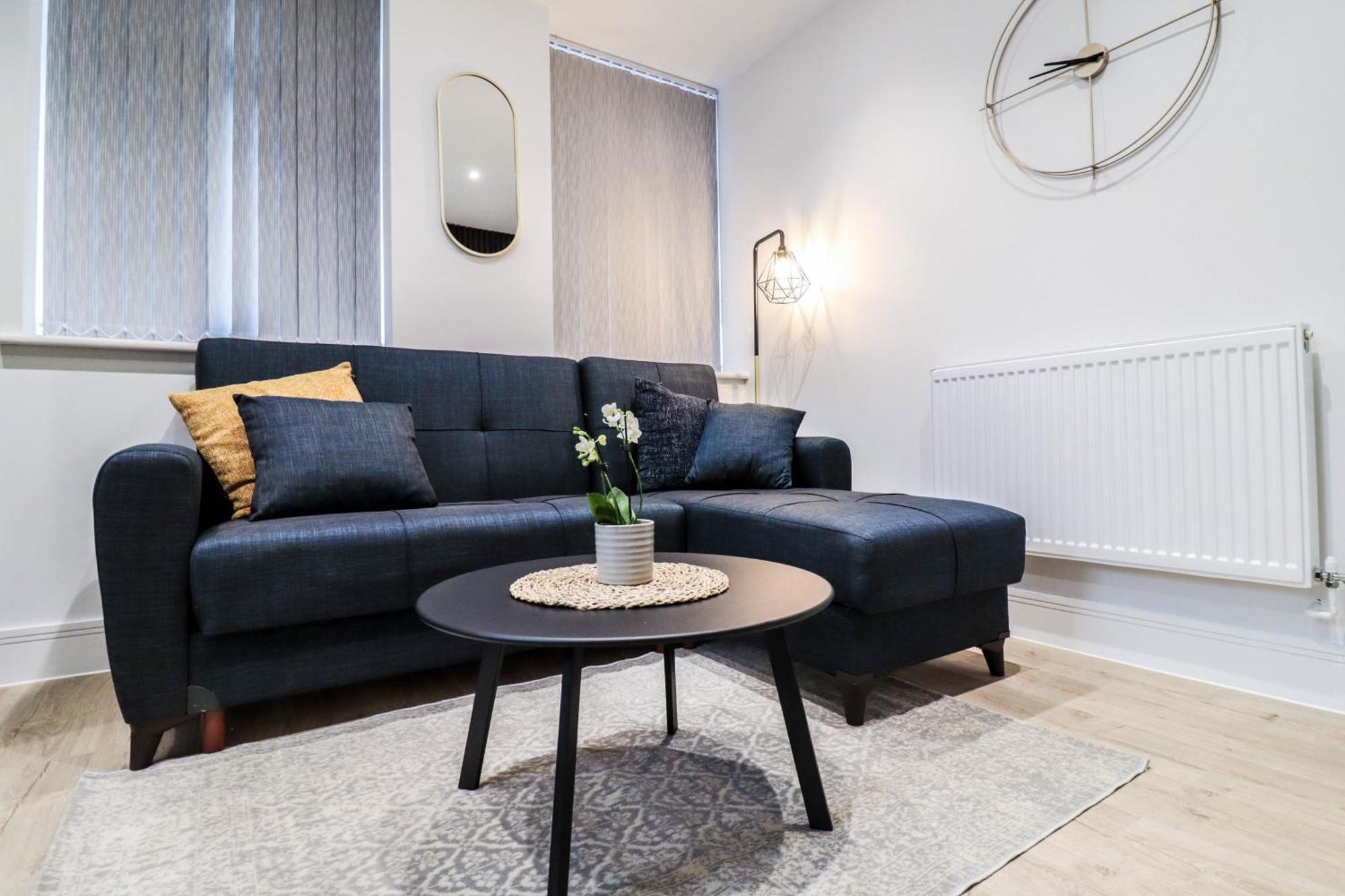 Modern 1-Bed Apartment In Buckinghamshire With Free Wifi, Parking & Garden 하이위컴 외부 사진
