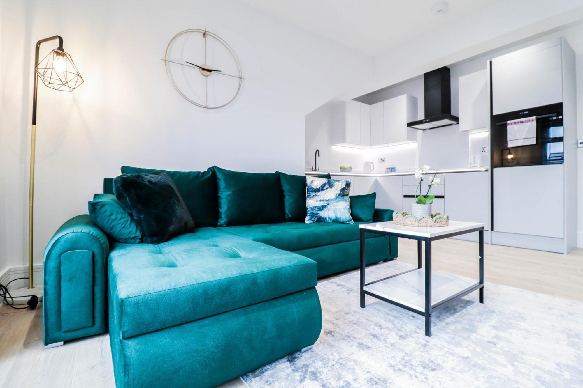 Modern 1-Bed Apartment In Buckinghamshire With Free Wifi, Parking & Garden 하이위컴 외부 사진