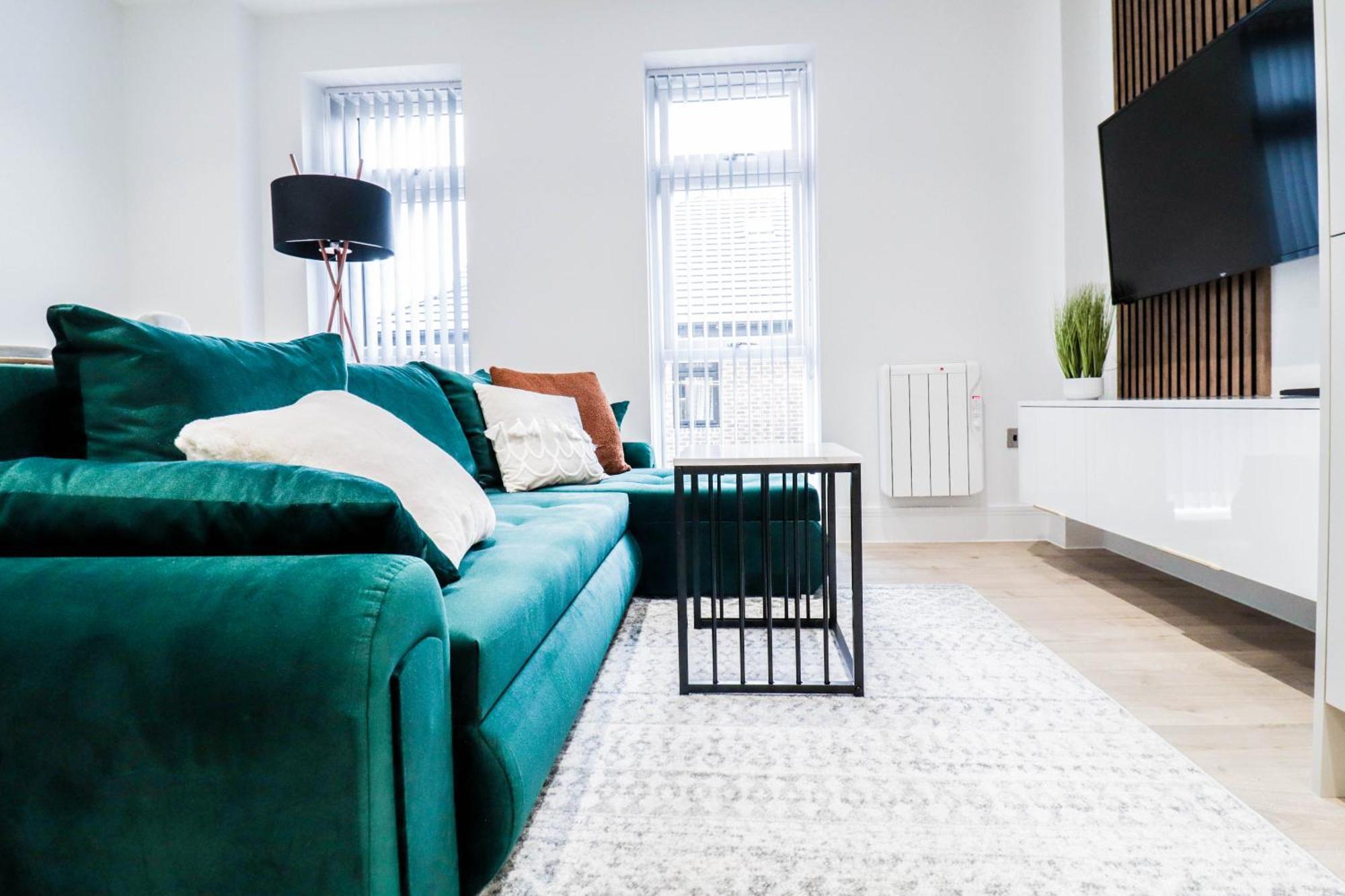 Modern 1-Bed Apartment In Buckinghamshire With Free Wifi, Parking & Garden 하이위컴 외부 사진