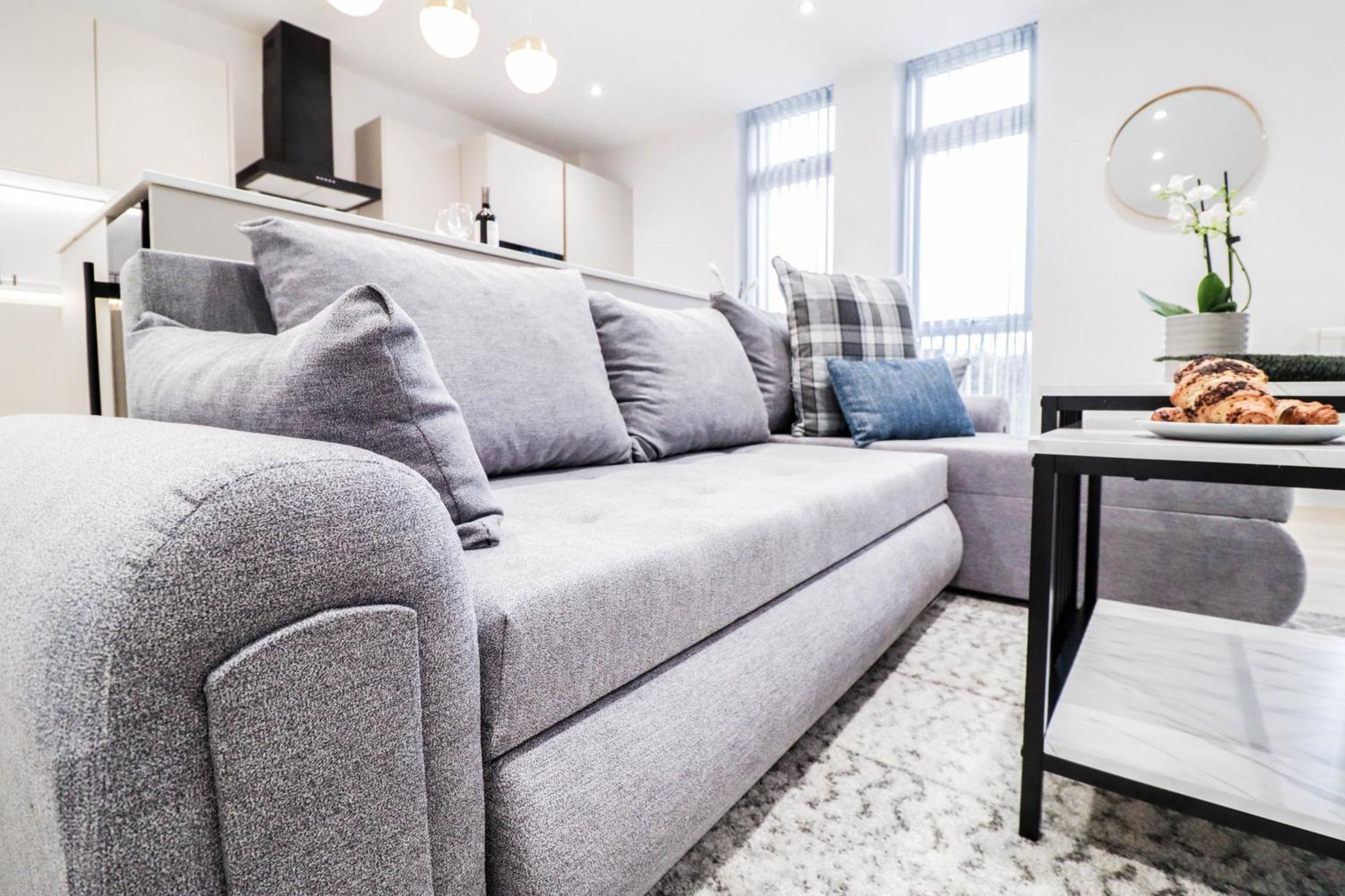 Modern 1-Bed Apartment In Buckinghamshire With Free Wifi, Parking & Garden 하이위컴 외부 사진