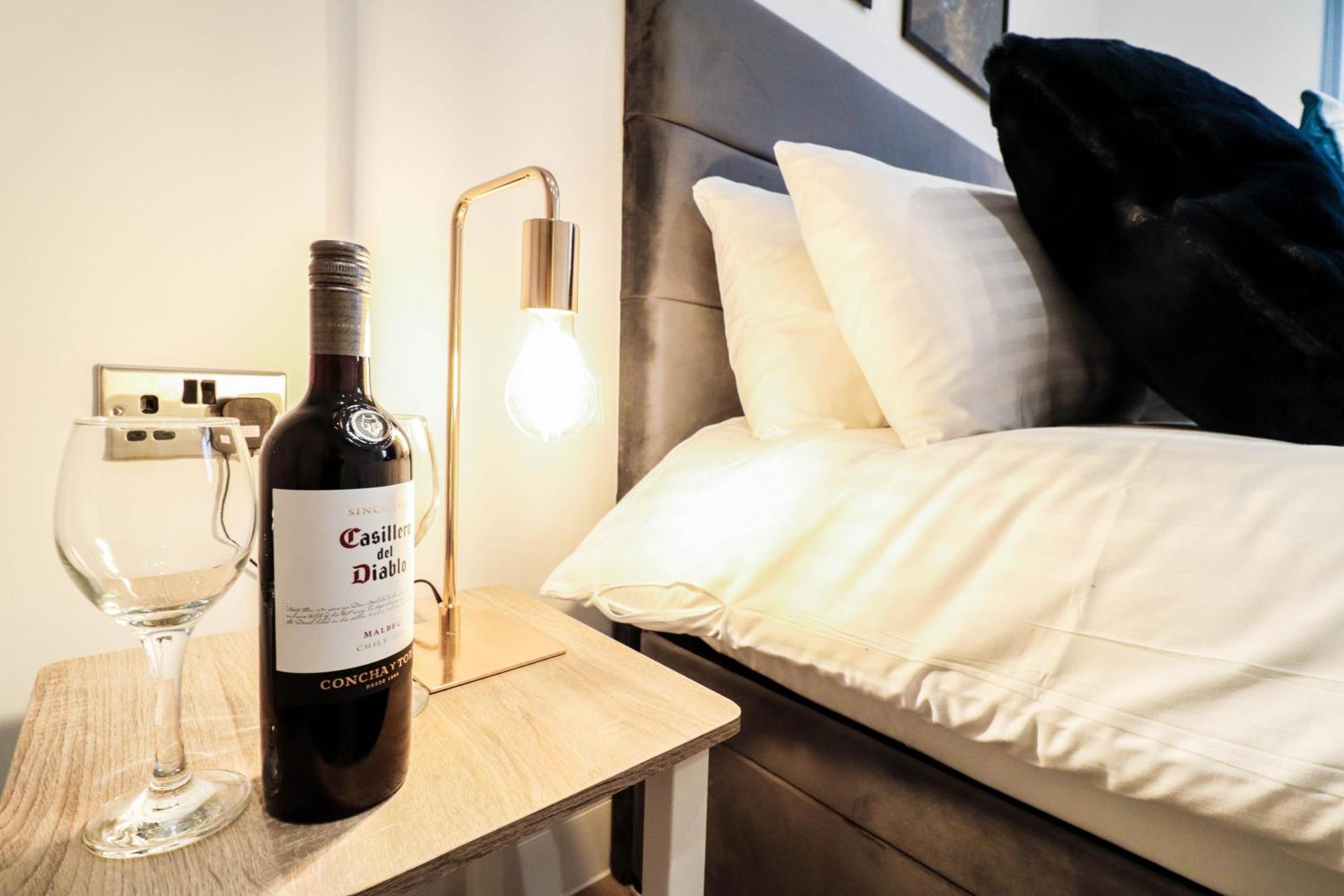 Modern 1-Bed Apartment In Buckinghamshire With Free Wifi, Parking & Garden 하이위컴 외부 사진