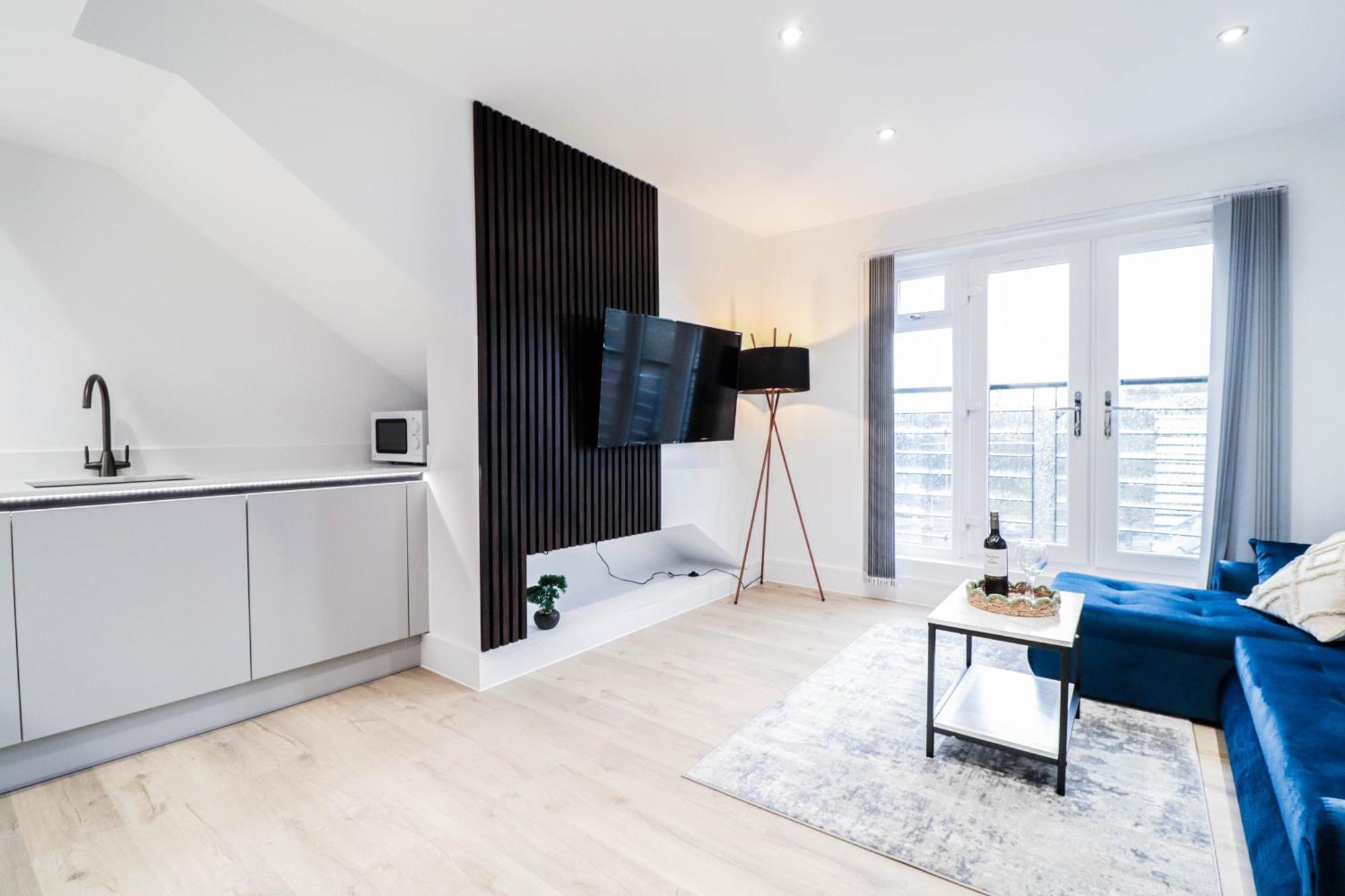 Modern 1-Bed Apartment In Buckinghamshire With Free Wifi, Parking & Garden 하이위컴 외부 사진
