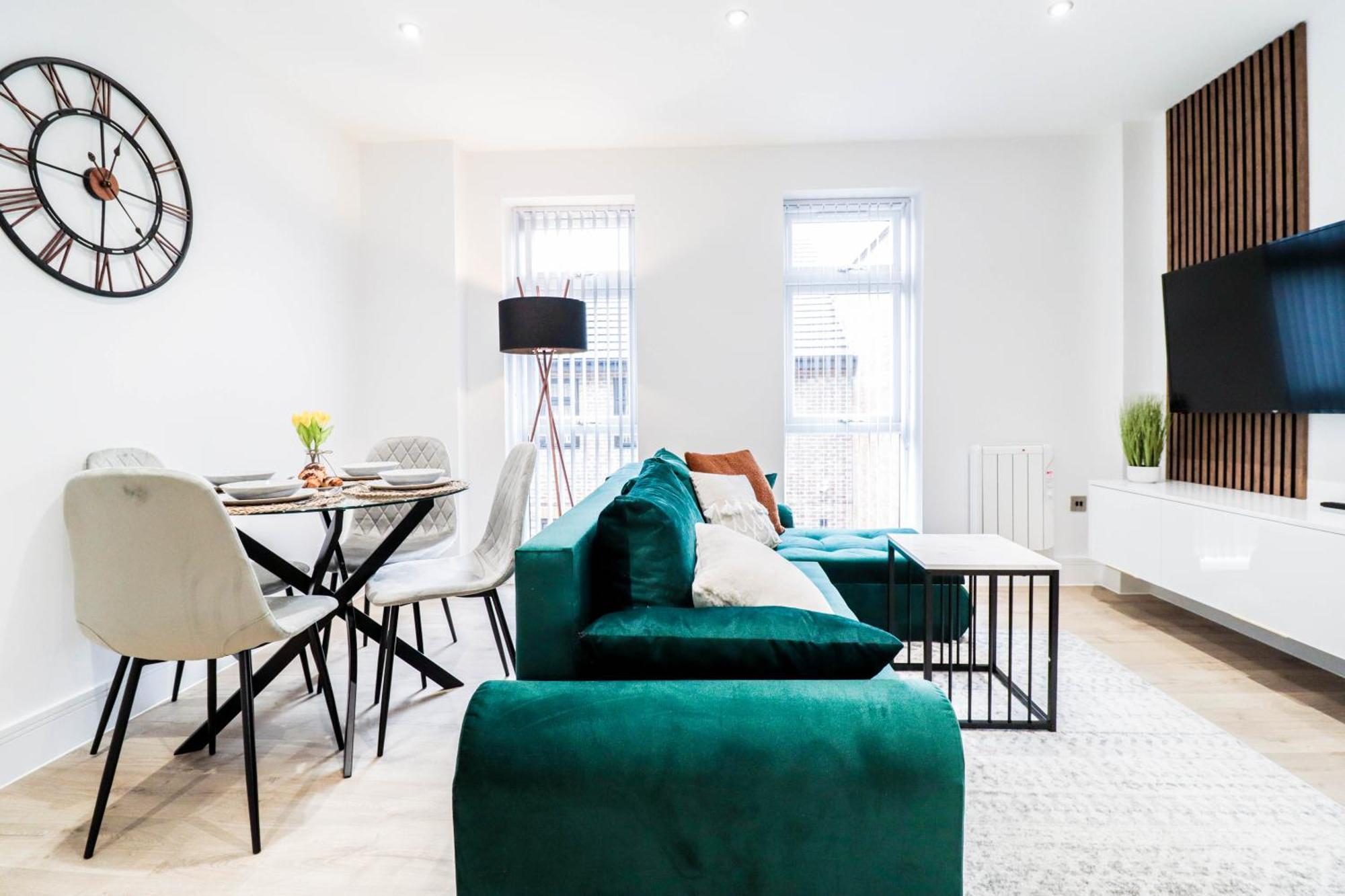 Modern 1-Bed Apartment In Buckinghamshire With Free Wifi, Parking & Garden 하이위컴 외부 사진