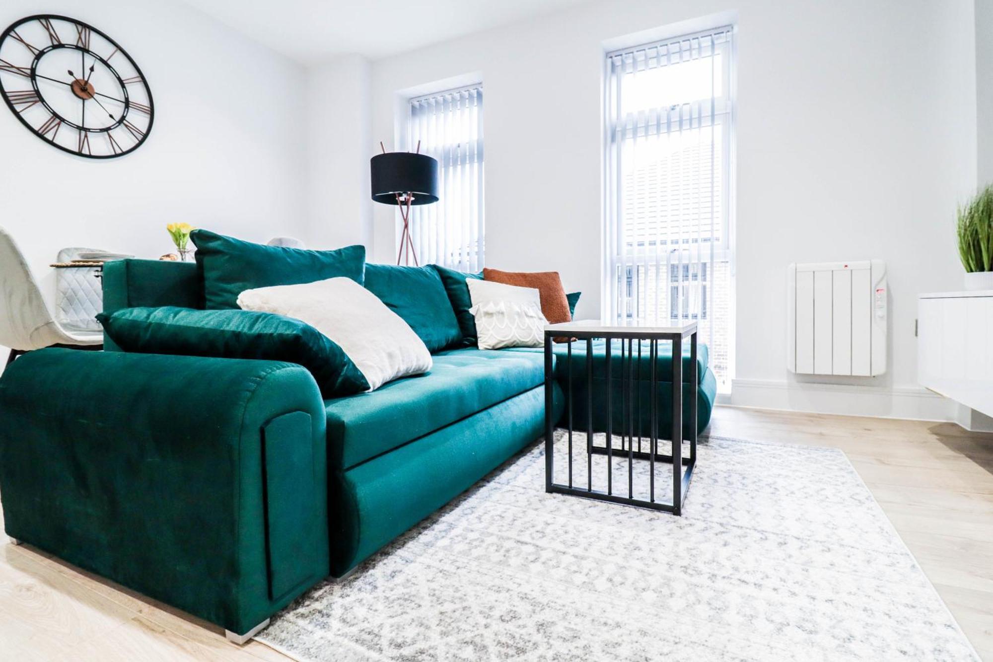 Modern 1-Bed Apartment In Buckinghamshire With Free Wifi, Parking & Garden 하이위컴 외부 사진